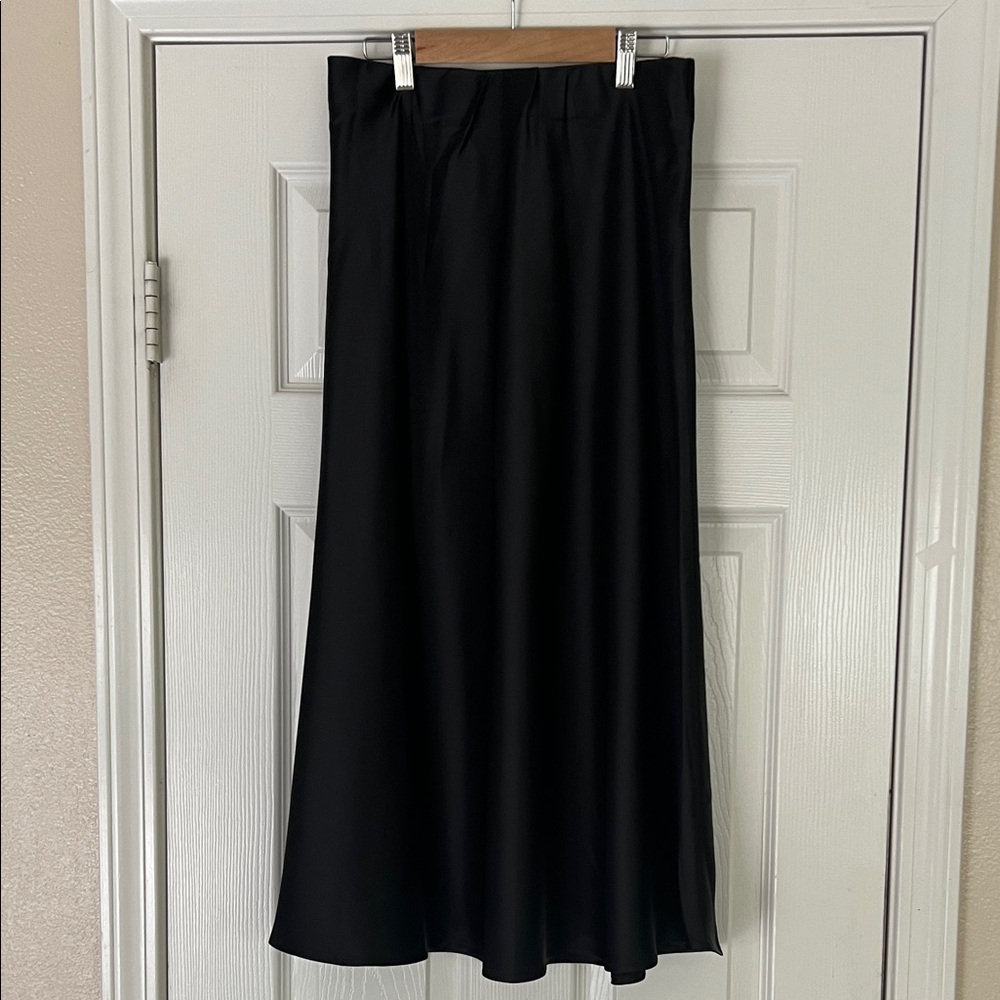 Chic Black A-Line Women's Skirt Medium